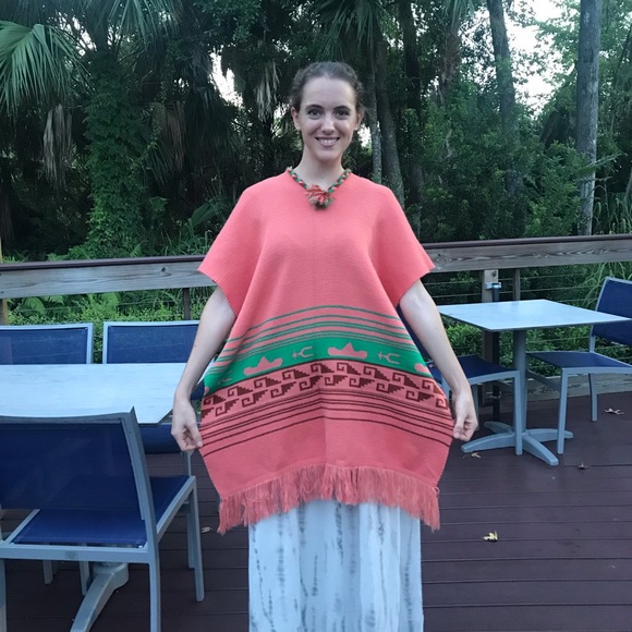 Beautiful Poncho - Picture 7 of 8